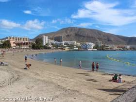 Der Strand "Playa Los Cristianos" im sonnenverwöhnten Süden von Teneriffa