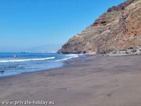 Teneriffa - Die Playa de Igueste an der Küste des Anaga Gebirges im Norden