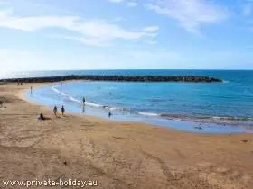 Die Playa de El Bobo - Ein toller, weißer Sandstrand in Form eines Halbmondes
