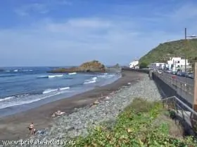 Die Playa del Roque de Las Bodegas am Fuße des Anaga-Gebirges - Teneriffa