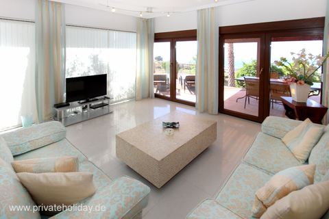 Woonkamer met tv en terrasdeuren – Guía de Isora, Teneriffa