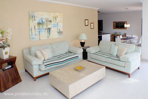 Woonkamer met twee sofa's en salontafel – Guía de Isora, Teneriffa