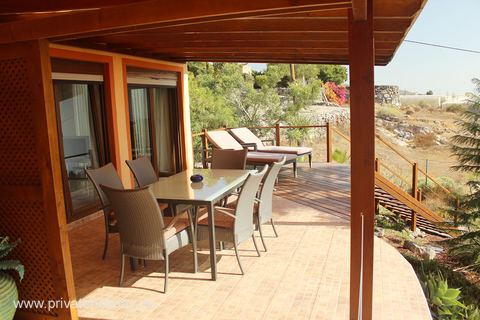 Overdekt terras met zithoek en ligbedden – Guía de Isora, Teneriffa