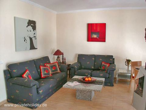 Wohnzimmer mit zwei Sofas und Couchtisch – Guía de Isora, Teneriffa