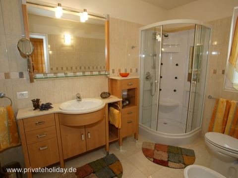 Bathroom with shower and sink – Chio, Tenerife