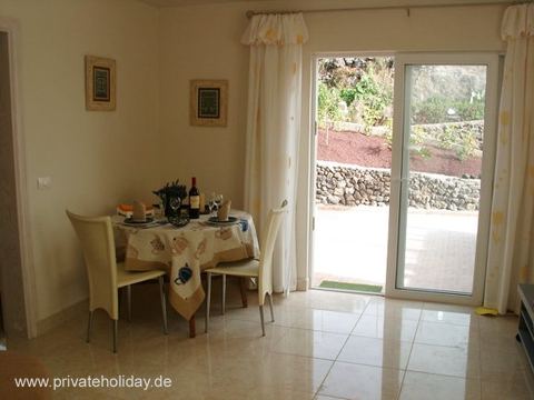 Dining area with sliding door to terrace – Chio, Tenerife