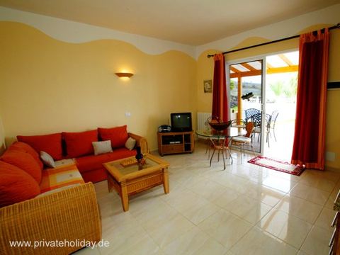 Woonkamer met bank en terras – Chio, Teneriffa