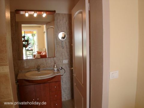 Bathroom with sink and mirror – Chio, Tenerife