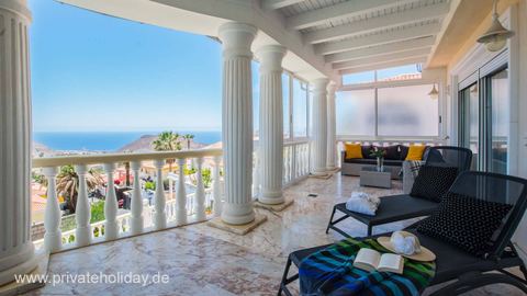 Überdachte Veranda mit Liegen und Meerblick – Chayofa, Teneriffa