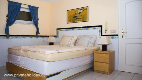 Bedroom with double bed and nightstands – Chayofa, Tenerife