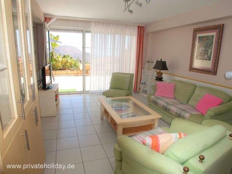 Salon z drzwiami tarasowymi i sofą – Chayofa, Tenerife