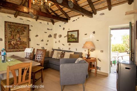 Salon z sofą i wyjściem na taras – Guía de Isora, Tenerife