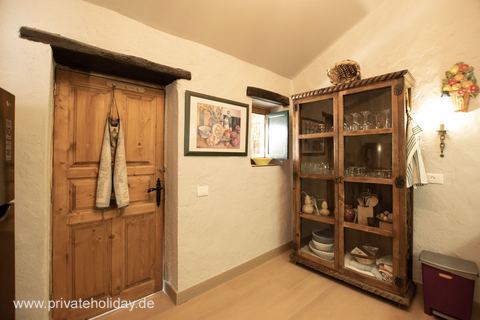 Przedpokój z drewnianymi drzwiami i witryną – Guía de Isora, Tenerife