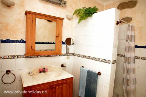 Łazienka z umywalką i kabiną prysznicową – Guía de Isora, Tenerife