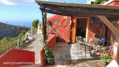 Overdekt terras met tafel en zeezicht – Guía de Isora, Teneriffa