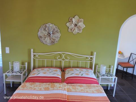 Bedroom with double bed and bedside tables – La Matanza, Tenerife