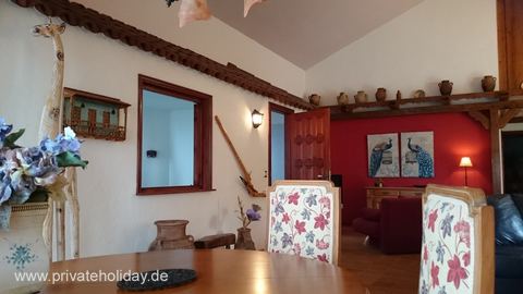 Dining room with view into the living area – La Matanza, Tenerife