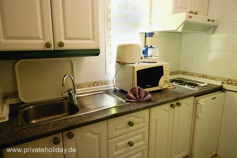 Compacte keuken met gootsteen en magnetron – Los Cristianos, Teneriffa