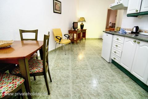 Eethoek met tafel en kitchenette – Los Cristianos, Teneriffa