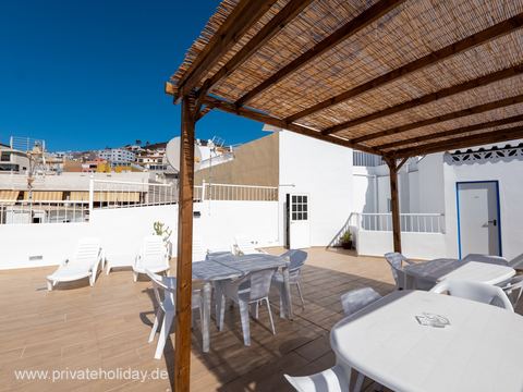 Azotea con muebles de terraza y toldo – Los Cristianos, Tenerife