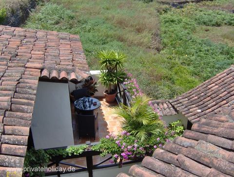 Terras met tafel en terracottategels – Icod de los Vinos, Teneriffa