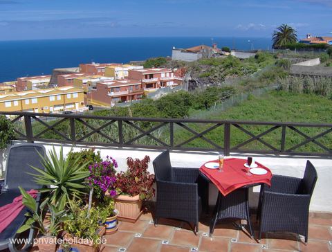 Terras met tafel en zeezicht – Icod de los Vinos, Teneriffa