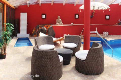 Überdachte Poolterrasse mit Sitzgruppe und Liege – Chio, Teneriffa