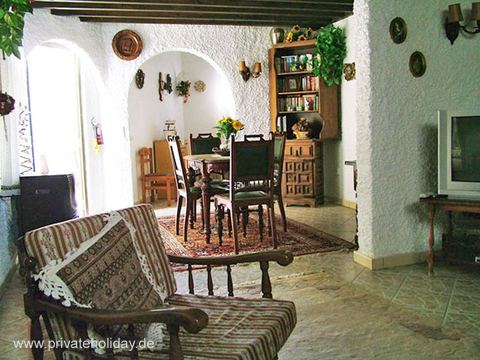 Living room with dining table and shelves – Poris de Abona, Tenerife
