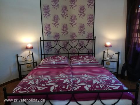 Bedroom with double bed and bedside lamps – La Matanza, Tenerife