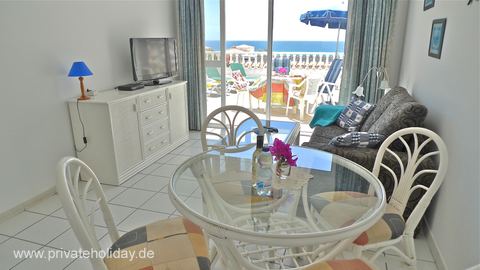 Salon ze stołem jadalnym i widokiem na morze – Costa Calma, Fuerteventura