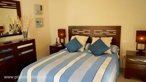 Chambre avec lit double et tables de chevet – Costa Calma, Fuerteventura
