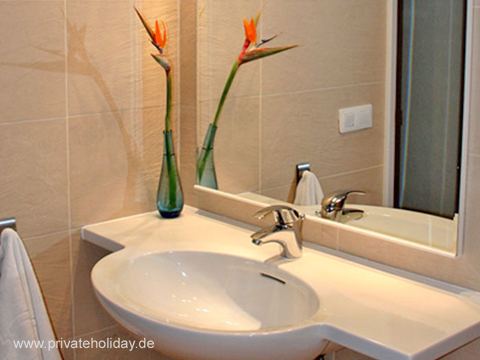 Bathroom with sink and wall mirror – Playa del Inglés, Gran Canaria