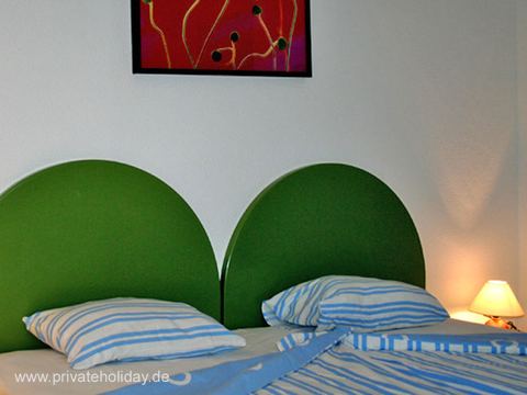 Bedroom with two green headboards – Playa del Inglés, Gran Canaria