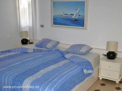Bedroom with double bed and bedside tables – Playa del Inglés, Gran Canaria