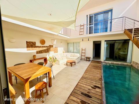 Courtyard with pool and lounge area – Costa Calma, Fuerteventura