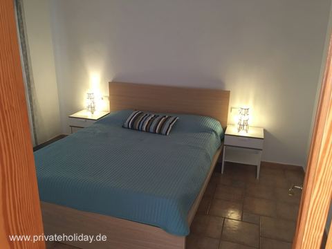 Bedroom with double bed and bedside tables – Costa Calma, Fuerteventura