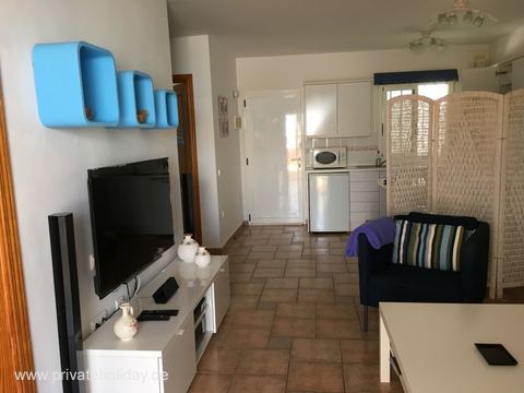 Salon z telewizorem i otwartą kuchnią – Costa Calma, Fuerteventura