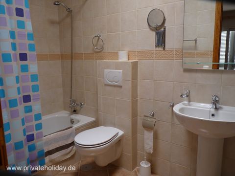 Bathroom with bathtub and sink – Costa Calma, Fuerteventura