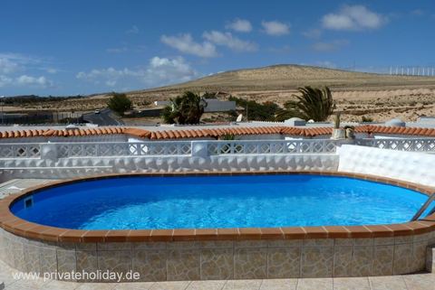 Runder Privatpool mit umliegender Sonnenterrasse – Costa Calma, Fuerteventura