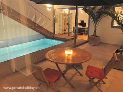 Überdachte Terrasse mit Pool und Esstisch – Costa Calma, Fuerteventura
