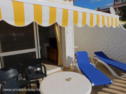 Taras z markizą i leżakami – Costa Calma, Fuerteventura