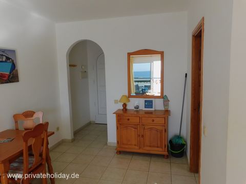 Jadalnia z komodą i widokiem na morze – Costa Calma, Fuerteventura