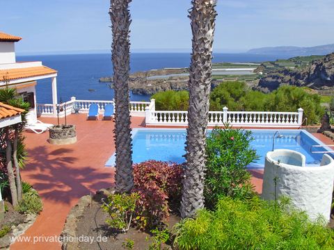 Poolterrasse mit Meerblick und Palmen – Icod de los Vinos, Teneriffa