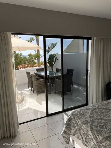 Sypialnia z drzwiami przesuwnymi i miejscem do siedzenia na zewnątrz – Costa Calma, Fuerteventura