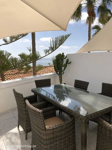 Taras ze szklanym stołem, krzesłami i markizą – Costa Calma, Fuerteventura