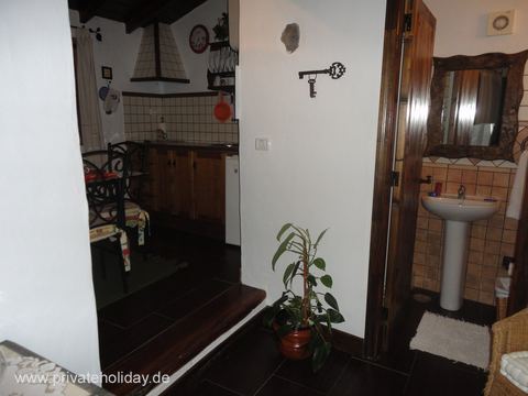 Gang met zicht op keuken en badkamer – La Guancha, Teneriffa