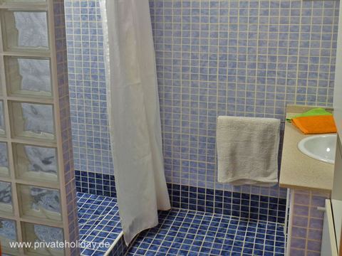 Bathroom with walk-in shower and glass blocks – Costa Calma, Fuerteventura
