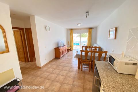 Salón comedor con puerta a la terraza – Costa Calma, Fuerteventura