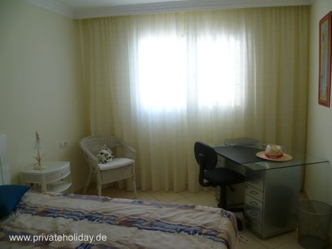 Sypialnia z biurkiem i fotelem – Chayofa, Tenerife