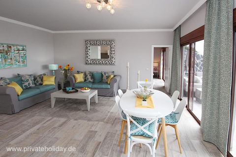 Living room with dining table and patio door – Guía de Isora, Tenerife
